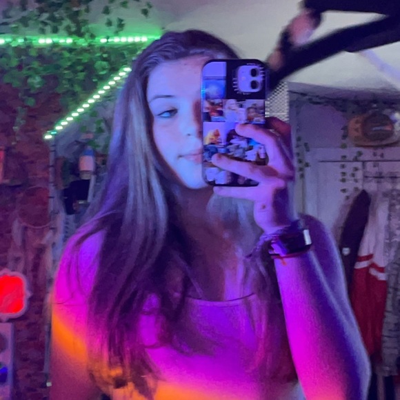 Meet your Posher, Elly - Picture 2 of 2